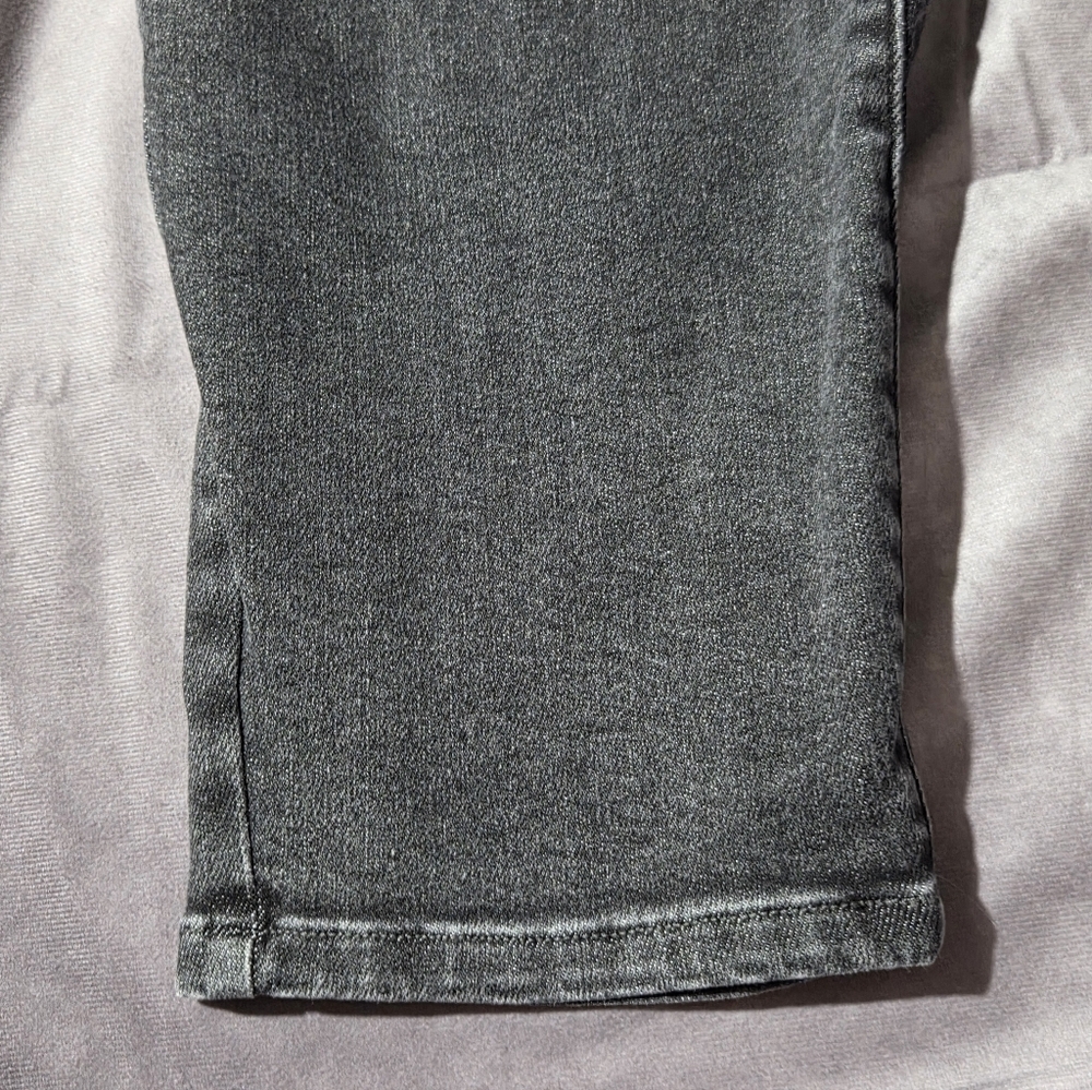 Lane Bryant Signature Fit Mid Rise Skinny Black Jeans Plus Size 26P EUC - Picture 2 of 9